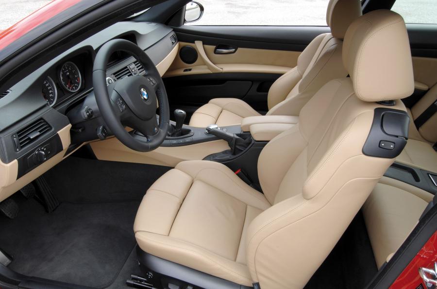  BMW M3 2009 года  (фото 8 из 38)